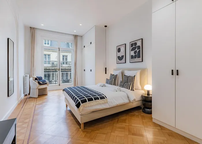 De Prestige Climatise * Paris